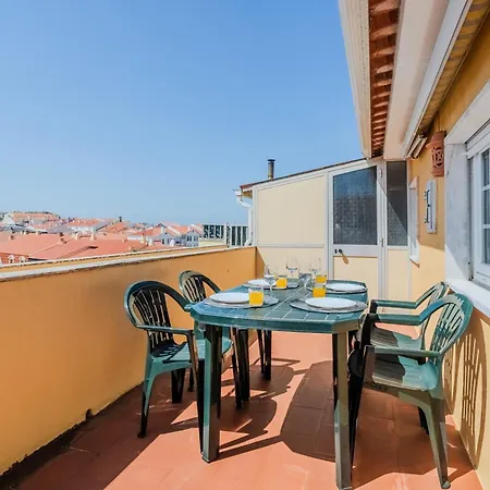 Lejlighed - 2 Bedrooms Center Of *