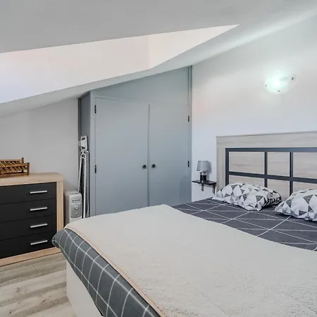 - 2 Bedrooms Center Of Santa Cruz Apartment *