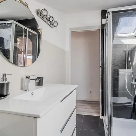 Lejlighed - 2 Bedrooms Center Of