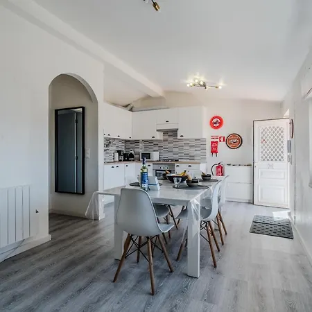 - 2 Bedrooms Center Of Santa Cruz Apartment *