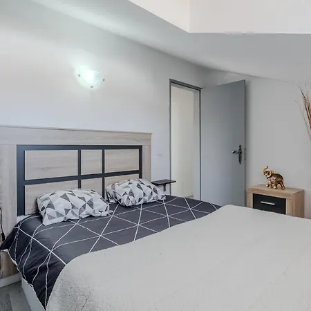 Lejlighed - 2 Bedrooms Center Of