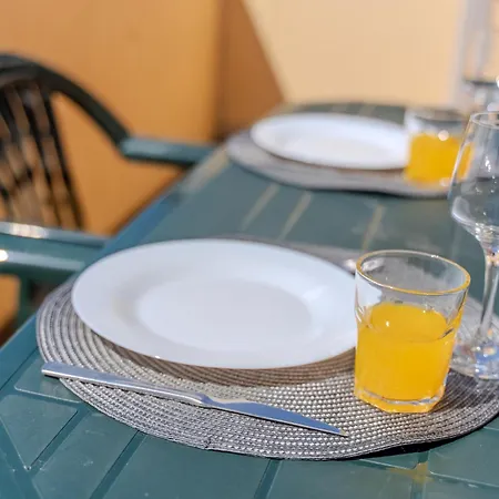 - 2 Bedrooms Center Of Santa Cruz *