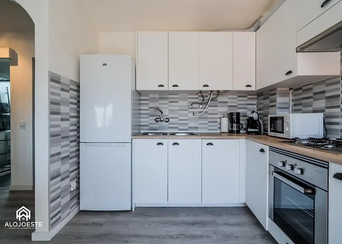 - 2 Bedrooms Center Of Appartamento *